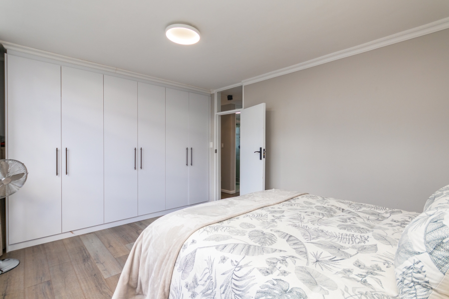 2 Bedroom Property for Sale in Wynberg Upper Western Cape